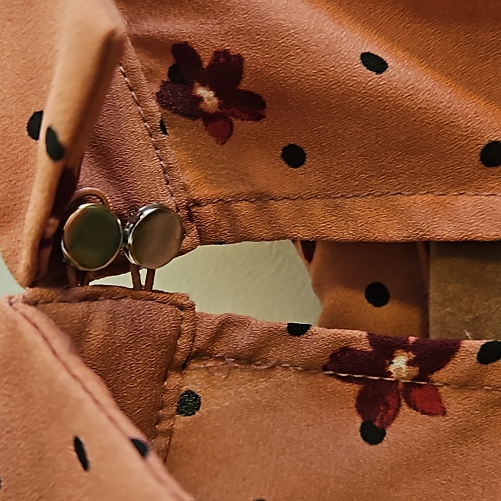 Elle Blouse - Picture 7 of 9